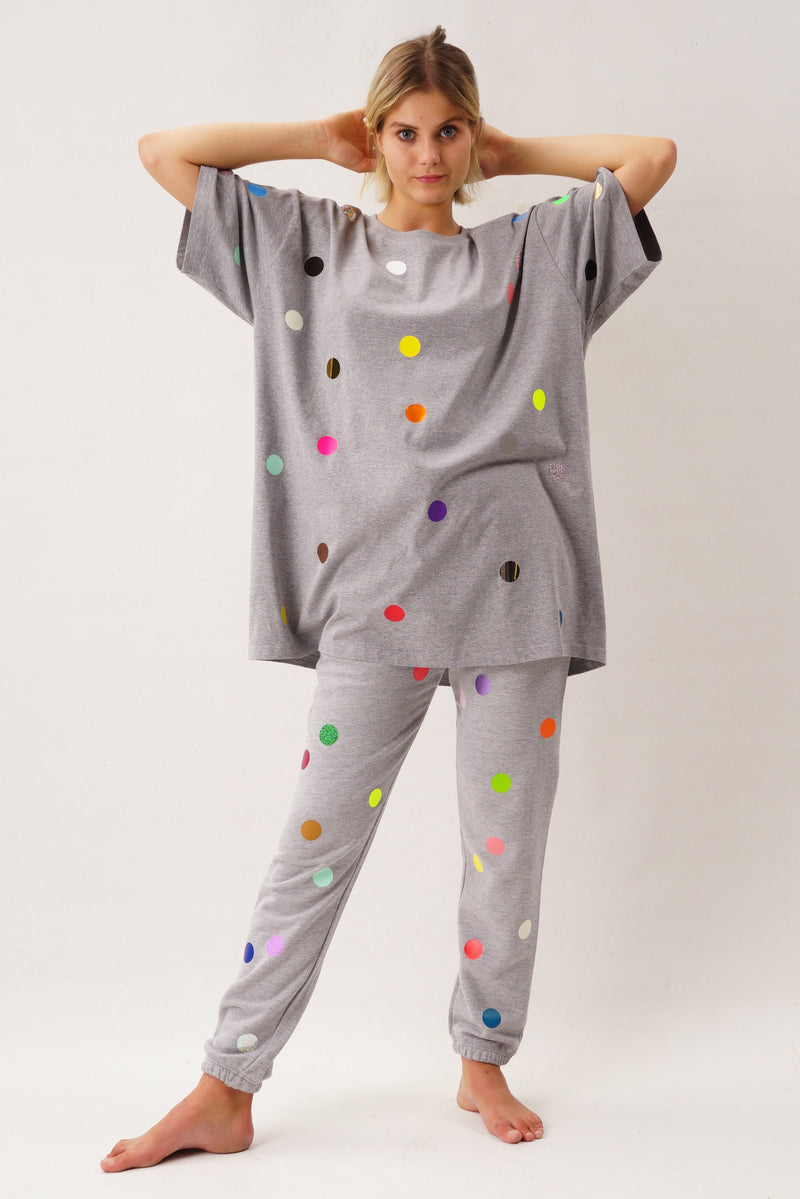 Oversized t-shirt and joggers printed with colorful polka dots